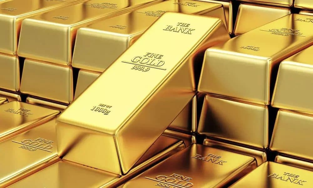 Gold Price Plunges by Rs. 10,500 Per Tola; Silver Also Declines Sharply