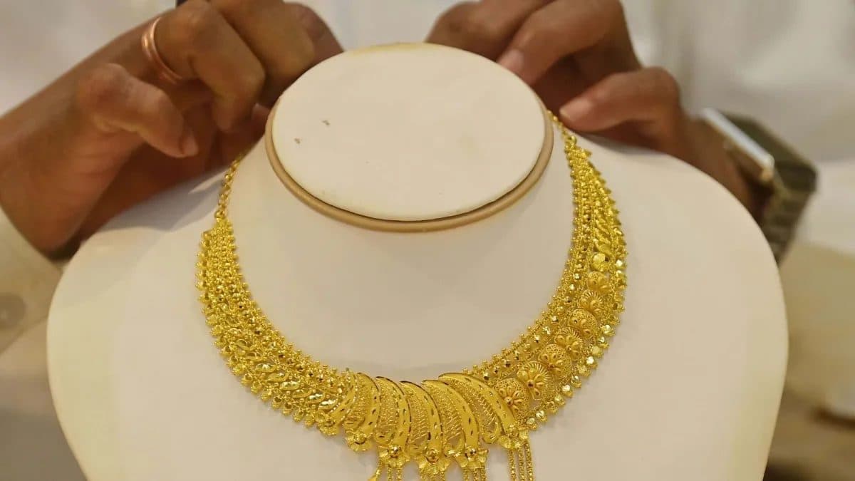 Gold Prices Rise by Rs 400 per Tola, Silver Falls by Rs 90 in Nepal